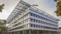 Das sanierte Mathematik-Gebäude am KIT-Campus Süd (Foto: Manuel Balzer, KIT)