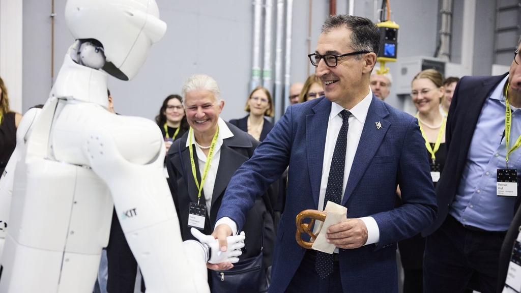 KIT Showcases Humanoid Robot ARMAR at Cyber Valley Day