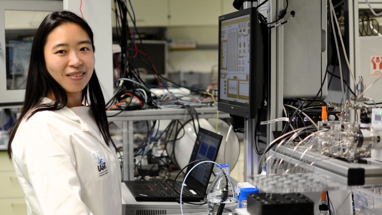 Am IAMT forscht Dr. Siqi Liu an elektrochemischer Oxidation und Membrantrennung zur Wasseraufbereitung. (Foto: IAMT, KIT) 