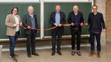 Eröffnung der Glasfaser-Teststrecke zwischen dem Campus Nord und Campus Süd des KIT: (v,l.n.r.) Prof. Sebastian Randel (IPQ, KIT), Prof. Marc Weber (Bereichsleitung B V, KIT), Prof. Oliver Kraft (Vizepräsident Forschung, KIT), Prof. Mario Ruben (INT, IQMT